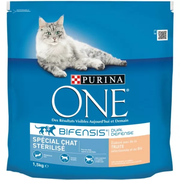 Croquettes pour chat stérilisé à la truite et au blé 1,5 kg